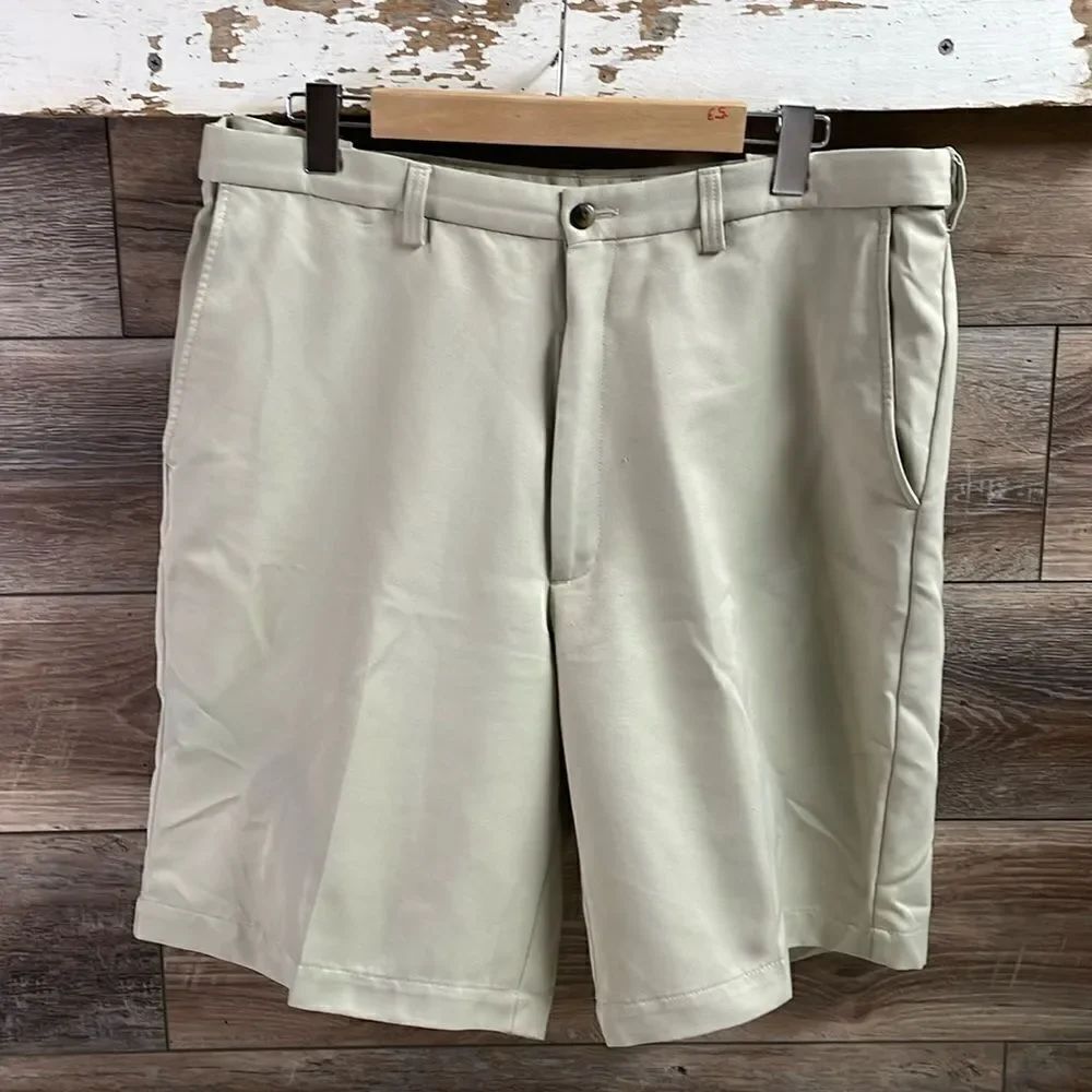 HAGGAR Menโs DressโZip/Button Shorts Waist Size 36 KhakiโColor
